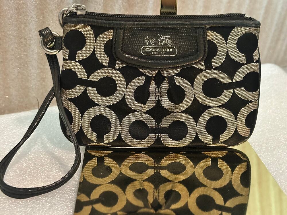 Coach Black Ivory Op Art Canvas Wristlet Zip Pouch Clutch Purple Lining